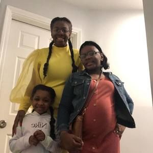 Meet your Posher, Latia